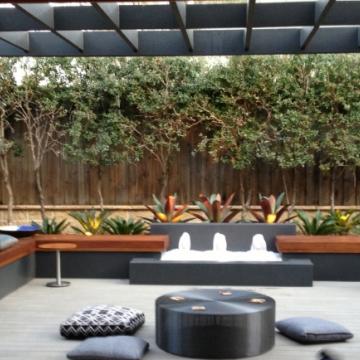 Outdoor lounge courtyard landscaping